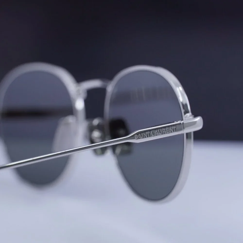 Saint Laurent model sl799